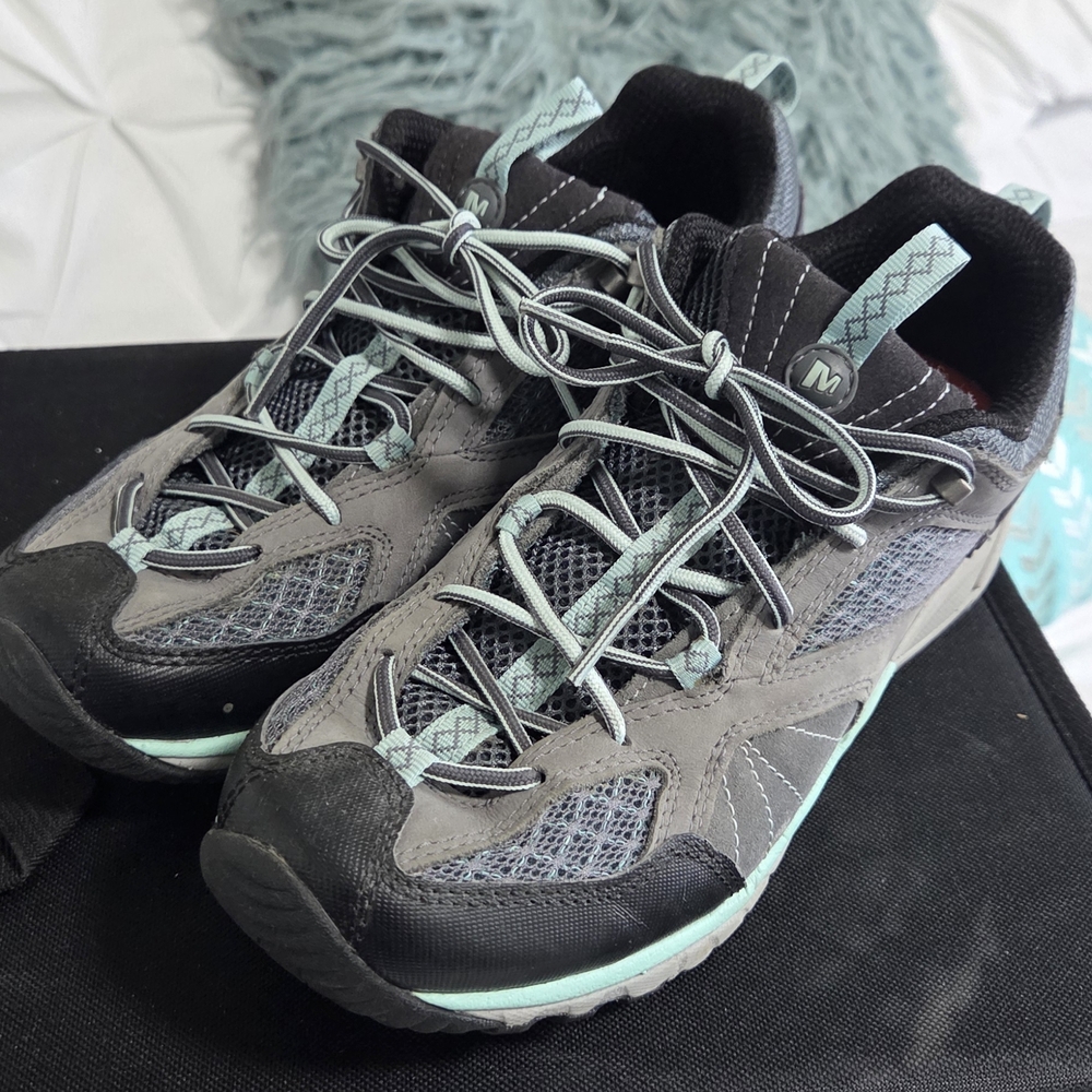 Merrell Women's Gray and Teal Athletic Shoes